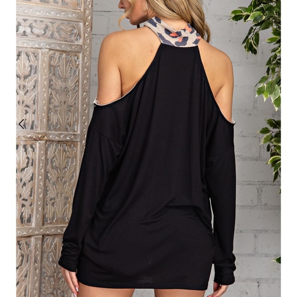 Running Wild Colorblock Top - Picture 2 of 8